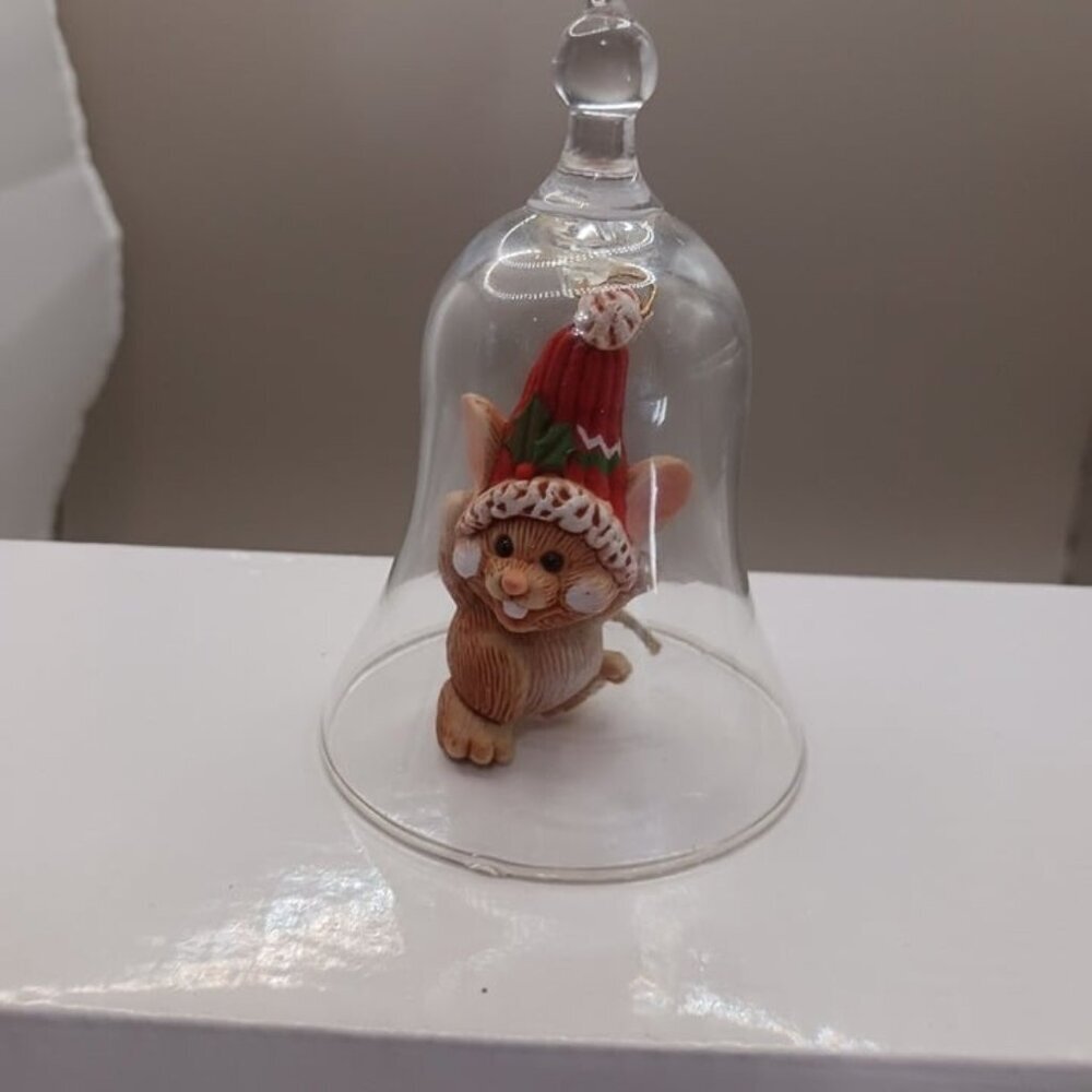 Hallmark vtg mouse in bell christmas ornament 1983 - Picture 5 of 7